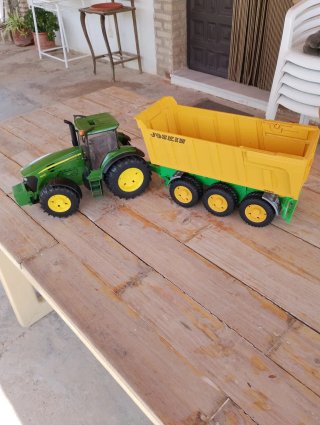 Tractor John Deere y Remolque Joskin