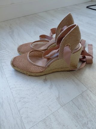 Sandalias cuña con lazo t. 37