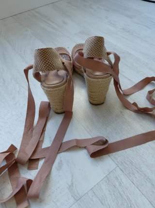 Sandalias cuña con lazo t. 37