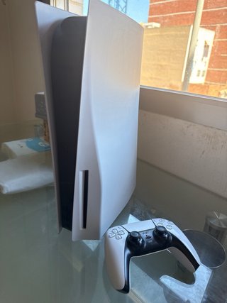 PlayStation 5 (PS5) - Casi nueva