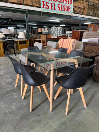 Mesa de cristal con 6 sillas