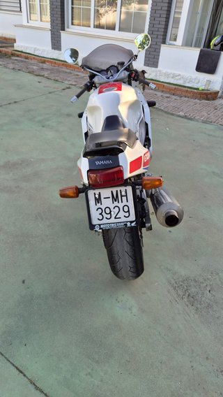 Yamaha FZR 1000 EXUP