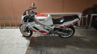 Yamaha FZR 1000 EXUP