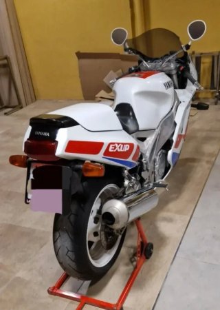 Yamaha FZR 1000 EXUP