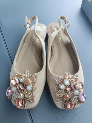 Zapatos planos Alma en Pena con pedrería