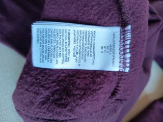 Sudadera con capucha morada