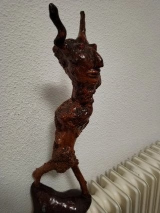 Figura abstracta única de madera