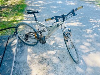 Bicicleta Decathlon MTB Doble Suspensión Gris