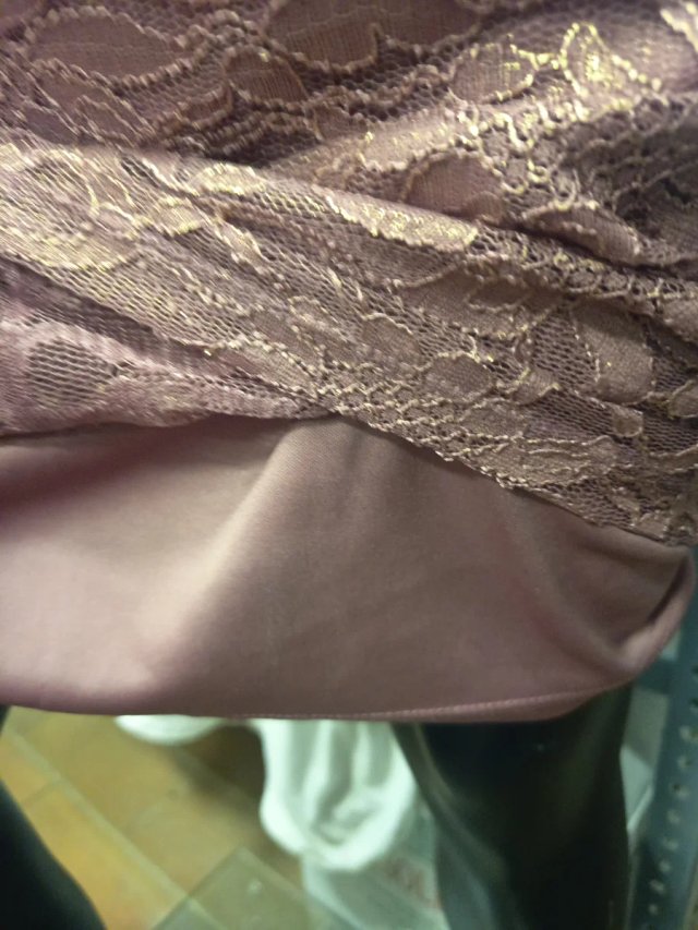 Vestido elegante rosa y dorado
