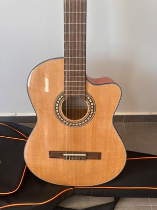 Guitarra Acústica OQAN QGC-20CE + Funda Ortega