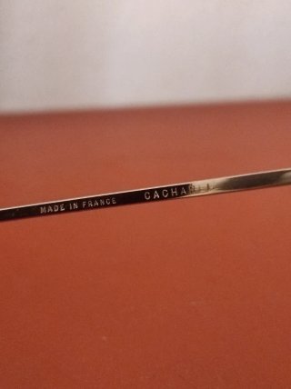 Occhiali da sole Cacharel oro e grigio