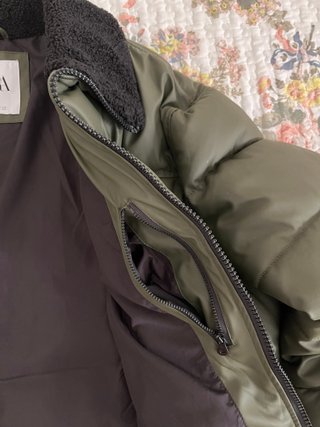 Cazadora acolchada verde Zara impermeable