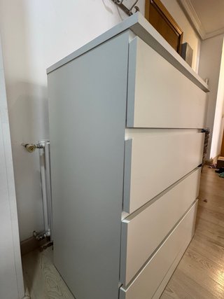 Comoda bianca in legno