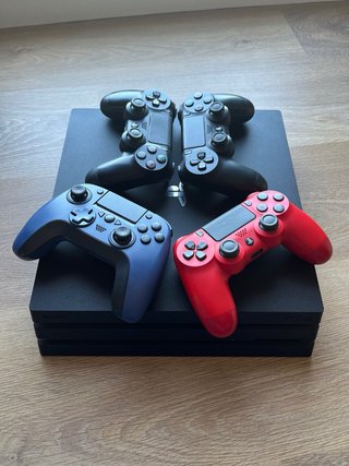 PS4 Pro 512GB + 3 Mandos Oficiales