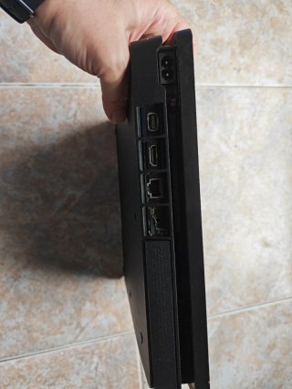 PS4 Slim Sony Negra (No funciona)