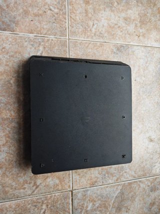 PS4 Slim Sony Negra (No funciona)
