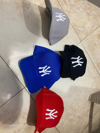 Pack 4 Gorras New Era Roja, Azul, Negra