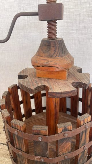 Prensa de Vino Antigua de Madera