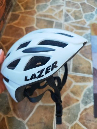 Casco de bici LAZER blanco