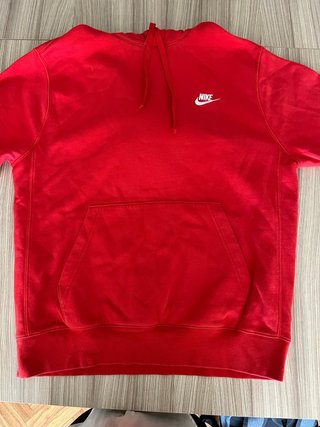 Sudadera Nike con capucha roja