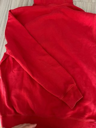 Sudadera Nike con capucha roja