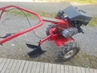 Motocultor  MOLLON 9CV 2TIENPOS rojo CON PALETA