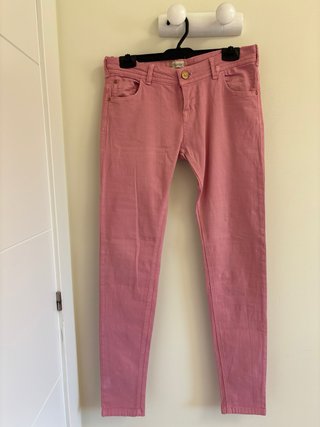 Pantalón rosa Pull&Bear Talla 42