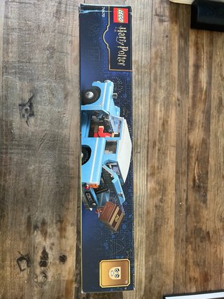 Caja Lego Harry Potter Ford Anglia 76470