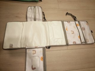 Cambiador de bebé con estampado de animales