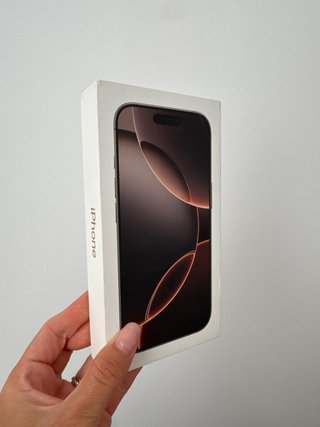 Caja iPhone  16 Pro Desierto