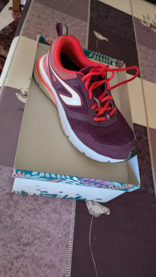Zapatillas Kalenji Moradas y Rojas