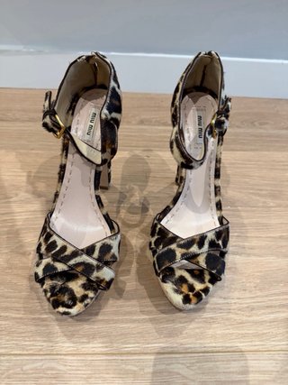 Miu Miu iconica pony-style in vitello 41