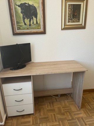 Tavolo da studio con cassettiera