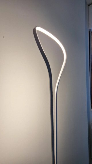 Piantana LED moderna bianca