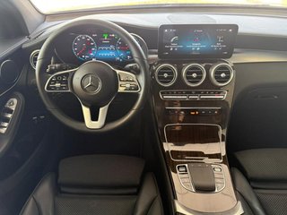 MERCEDES BENZ GLC300E *4MATIC* 2022