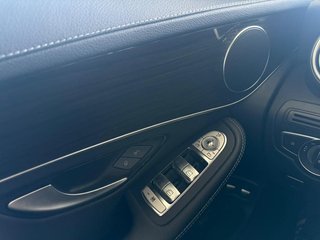 MERCEDES BENZ GLC300E *4MATIC* 2022