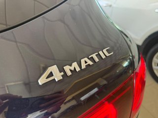 MERCEDES BENZ GLC300E *4MATIC* 2022