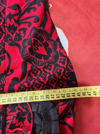 Traje de flamenca rojo y negro