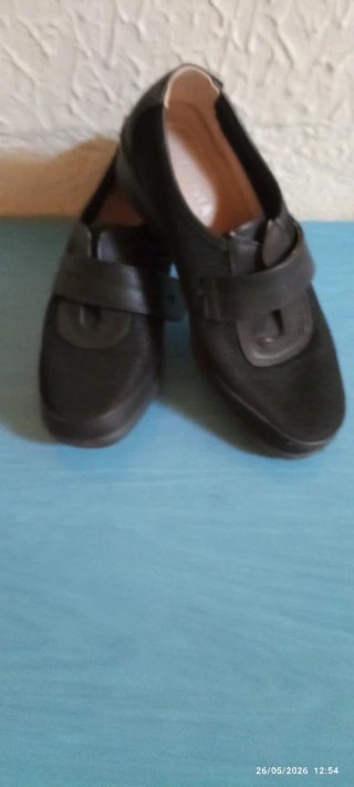 Zapatos negros talla 35-36