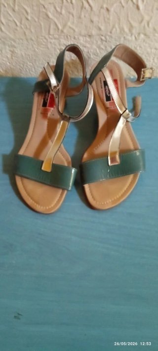 Zapatos negros talla 35-36