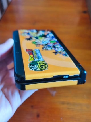 Nintendo 3DS dragón ball con cargador y lápiz