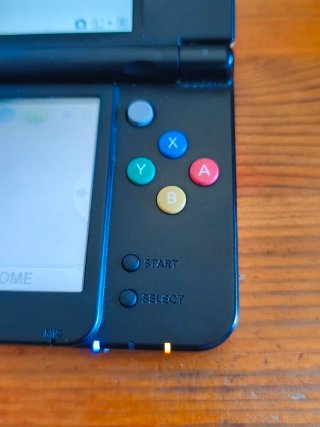 Nintendo 3DS dragón ball con cargador y lápiz