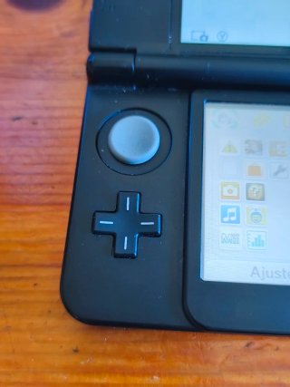 Nintendo 3DS dragón ball con cargador y lápiz