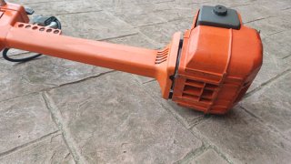 Desbrozadora Husqvarna 235r perfecto estado.
