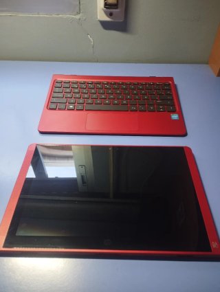 Ordenador HP Táctil + Cargador + Ratón