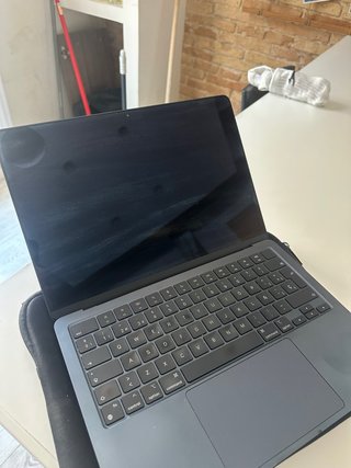 MacBook Air 13” M2 2022 8GB RAM 256GB SSD