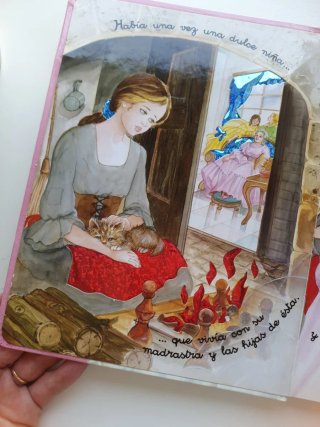 Cenicienta - Cuentos Rosas Brillantes