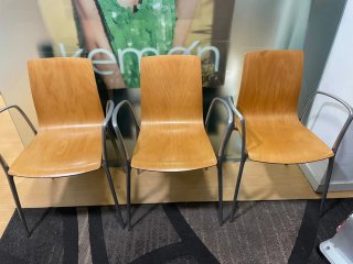 Silla de madera y metal