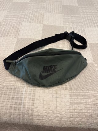 Riñonera Nike Verde Negra
