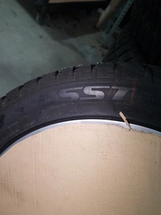 Neumáticos Invierno 245/45 R18 96 Dunlop Run Fl